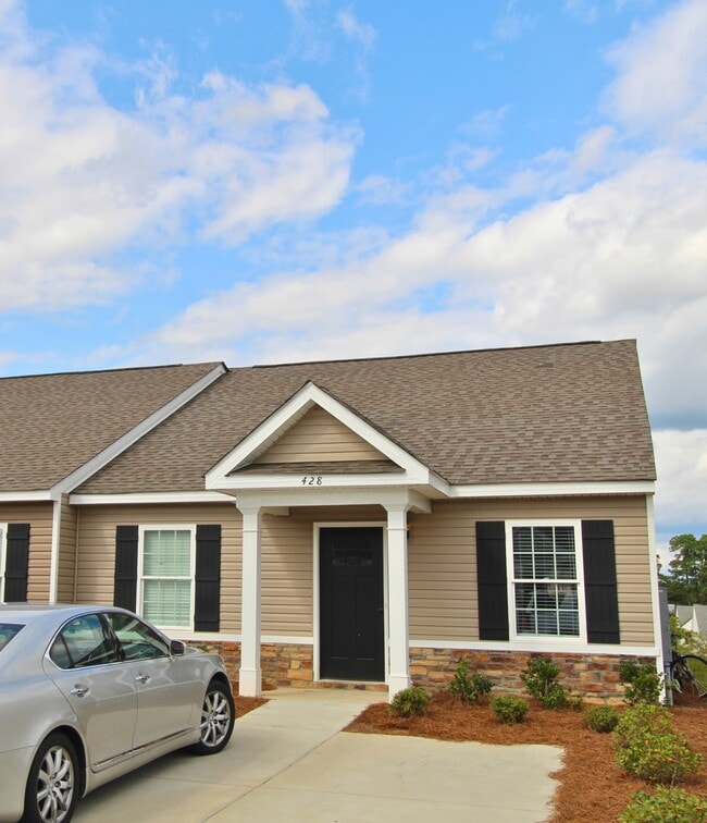 Building Photo - 428 Andover Dr Rental