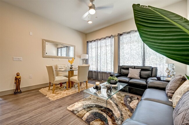 Building Photo - 6955 Turtlewood Dr Unit 515 Rental
