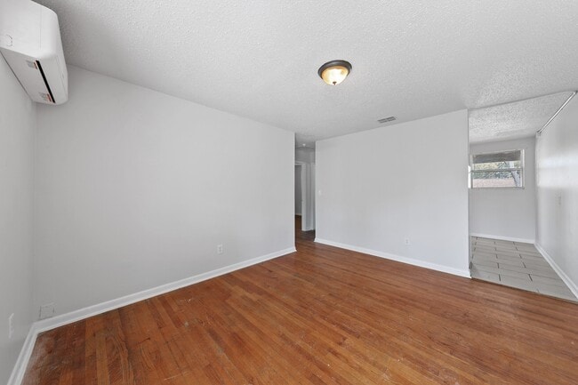1531 Louisiana St Unit 2