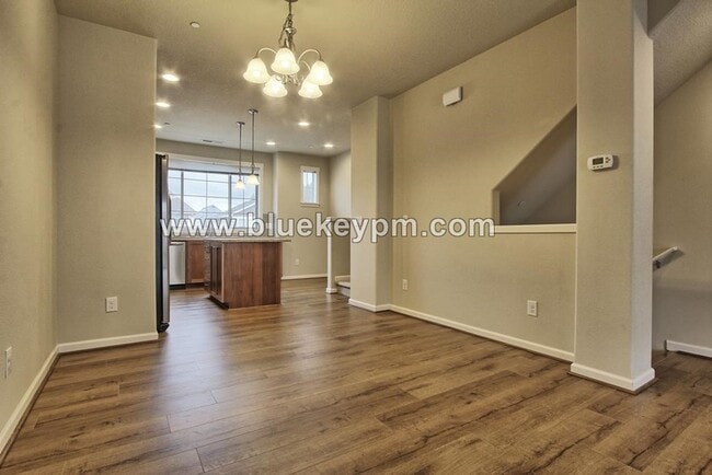Photo - 2 Bed, 2.5 Baths Tri-Level Townhome with Open Office in Sherwood