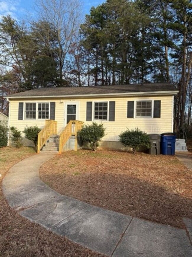 Building Photo - 3919 Burtis St