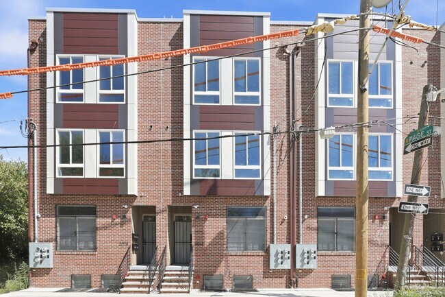 Building Photo - 2007-2013 N Croskey Unit 2013 N Croskey-  02