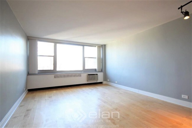 Photo - 555 W Cornelia Ave Unidad 609