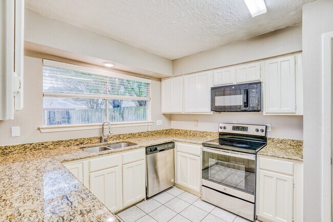 Photo - 20115 Woodhall Ln