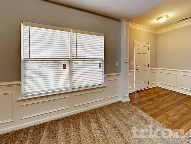 Photo - 11709 Oak St