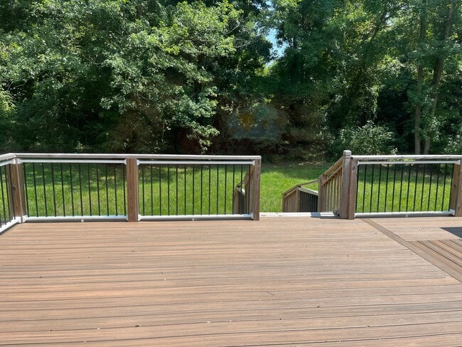Photo - 220 Edgewood Dr