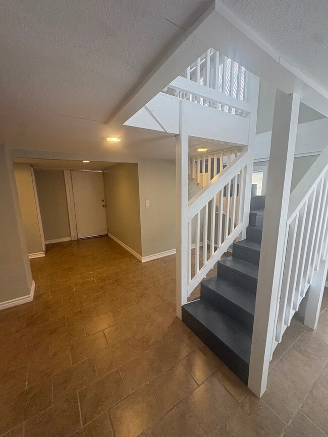 Photo - 2205 33rd St