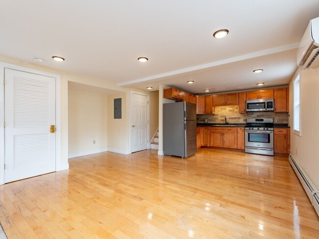158 North St Unit E