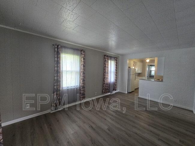 Building Photo - 1124 Kern St Rental