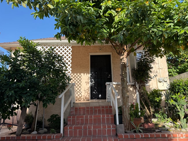 Building Photo - 1216 Fedora St Rental