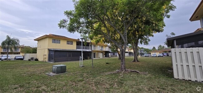 Building Photo - 8350 SW 154th Ave Unit 6 Rental
