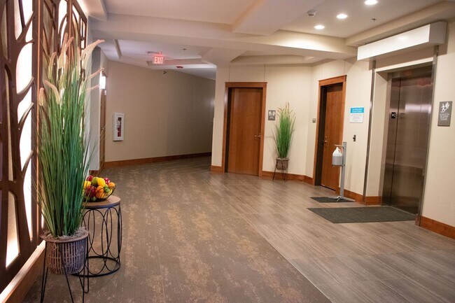 Photo - Top Floor Corner 2Bed/2Bath! Unidad 316