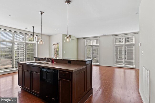 Photo - 3030 Meridian Cmns