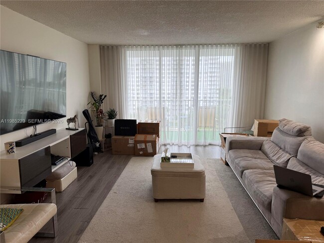 Photo - 2801 NE 183rd St Unit 912W