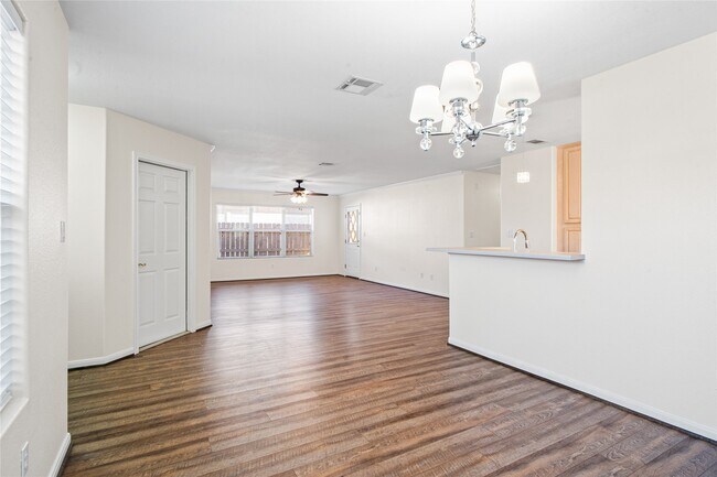 Photo - 2224 Shady Tree Ln