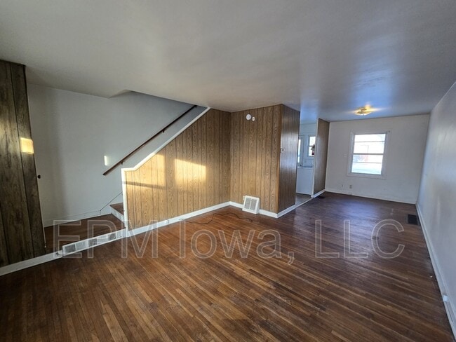 Photo - 261 Madison St