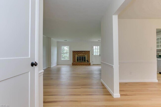 2637 N Elizabeth Harbor Dr