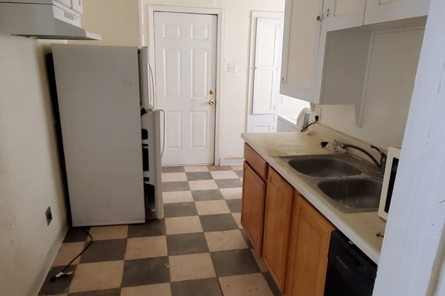 Photo - 818 E 7th St Unit bldr.