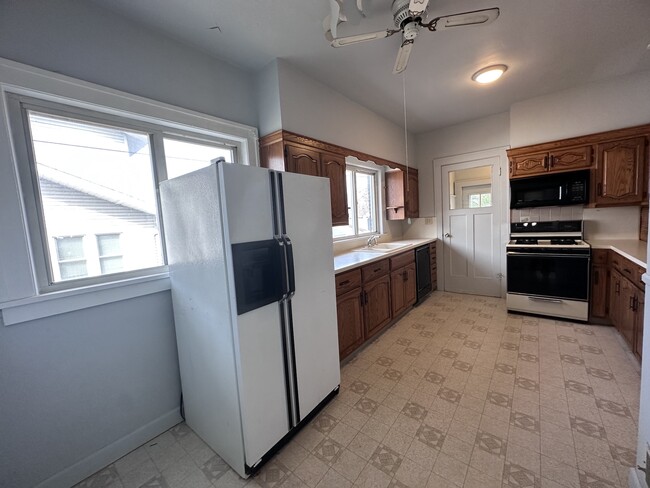 Photo - 205 Winter-E