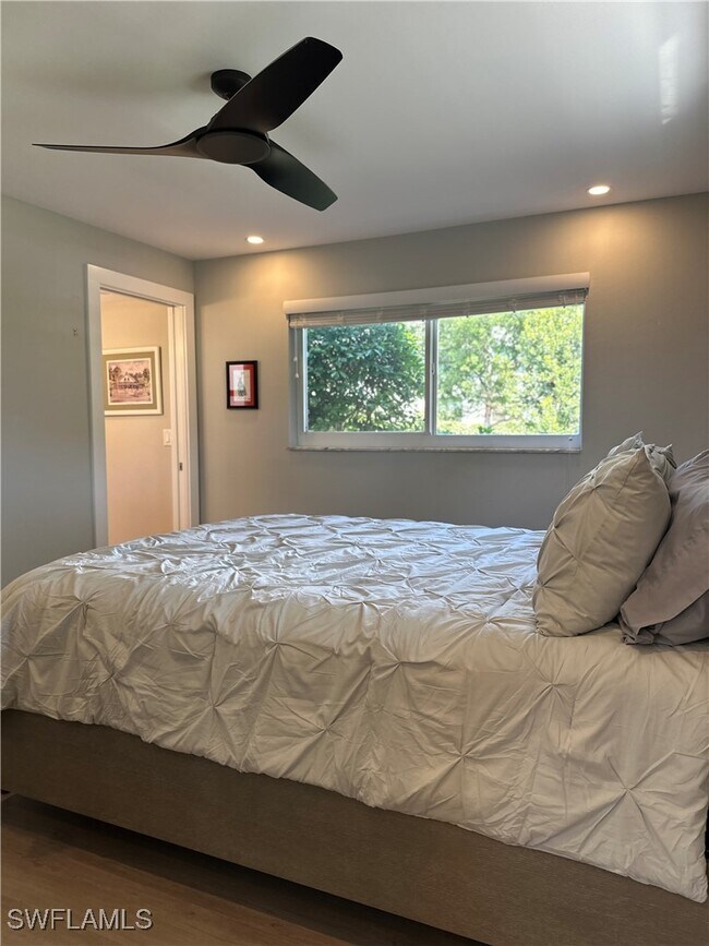 Building Photo - 780 10th Ave S Unit 5