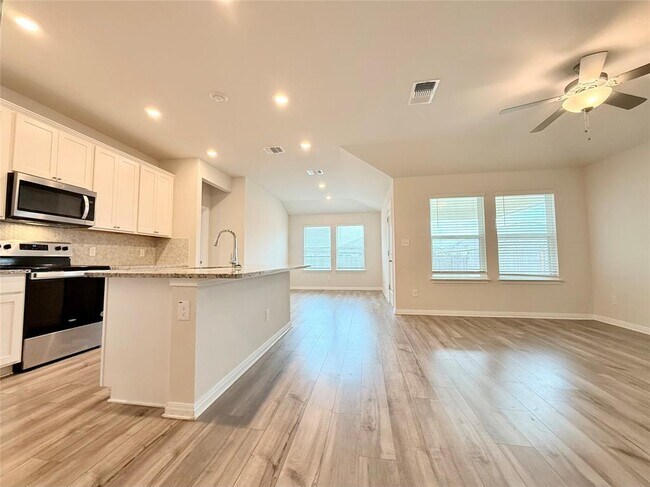 Photo - 408 Giorgio Moroder Dr