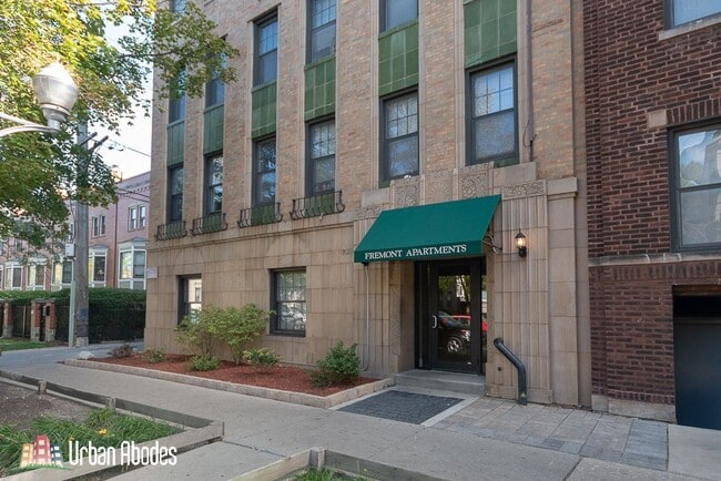Building Photo - 3836 N Fremont Unit A07C