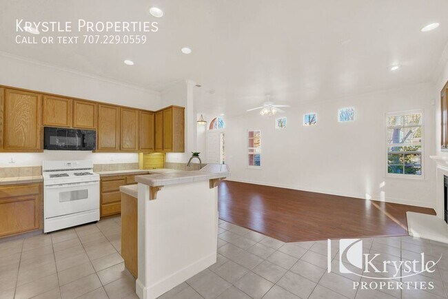 Photo - Gorgeous condo in beautiful Tiara gated co...