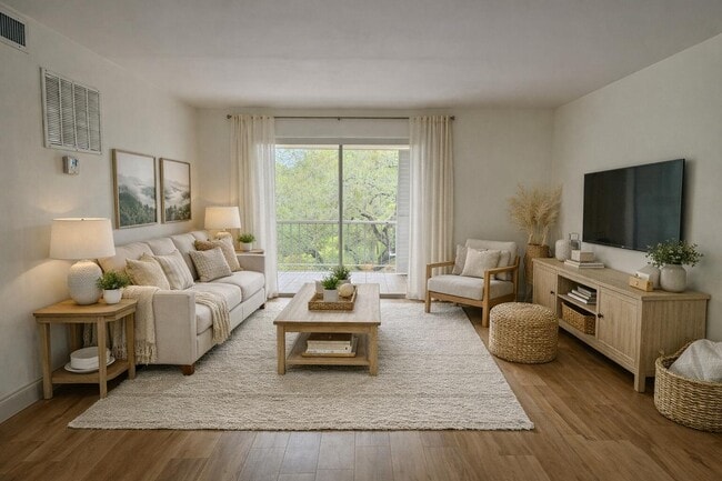 Building Photo - 644 NW 13th St Unit 310