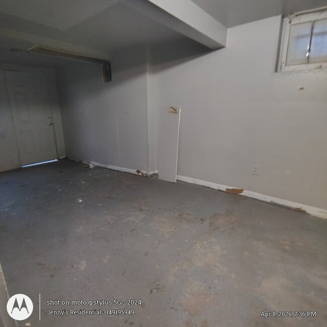 Photo - 6404 Myron Ave