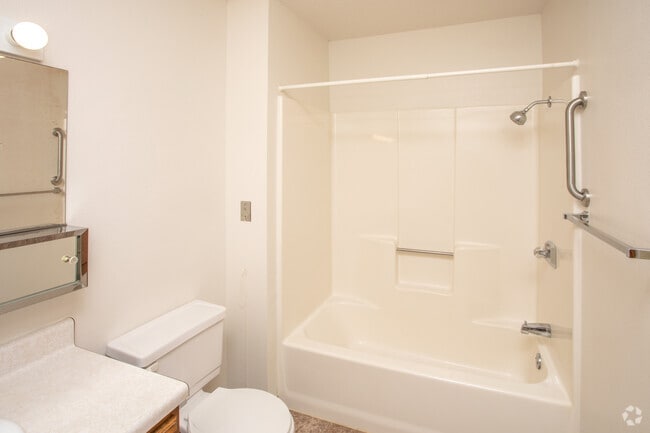 1BR, 1BA - 650SF