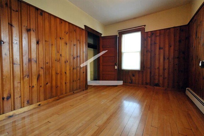 Photo - Great Value- Spacious Brighton 3-bed/1 Bat...
