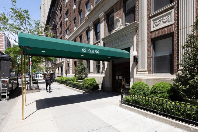 Photo - The Gatsby Condominium