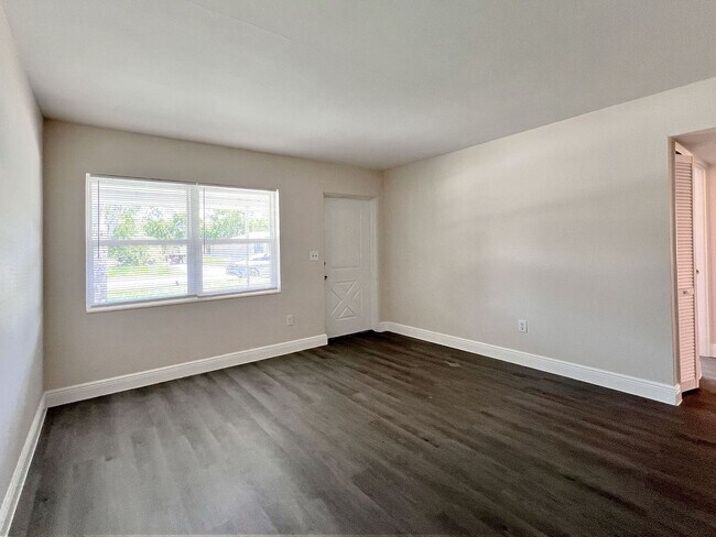 Photo - 503 Ave H SE Unit 503 1/2