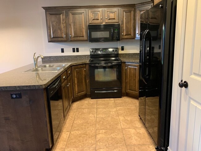 Photo - 282 W 1975 N