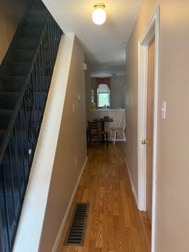 Photo - 1534 Page St