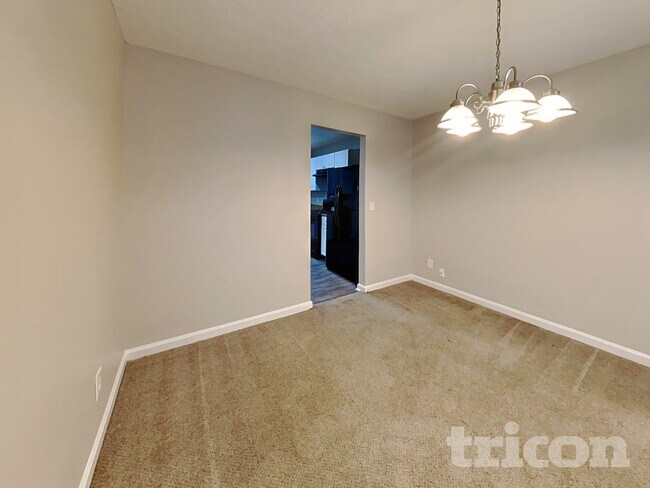 Photo - 1030 Riverclift Dr