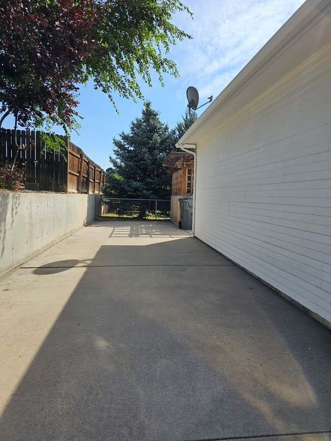 Photo - 5503 Bluff Pl