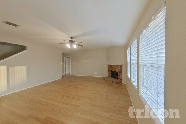 Photo - 216 Rambling Way