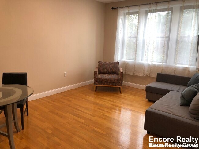Photo - 2021 Commonwealth Ave Unit D