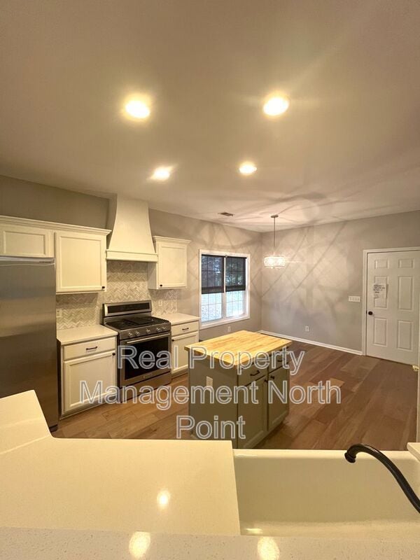 Photo - 155 Weatherstone Dr