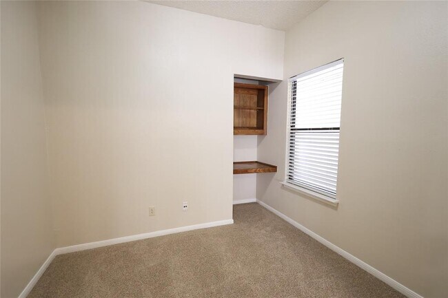 Photo - 3840 Far W Blvd Unit 217