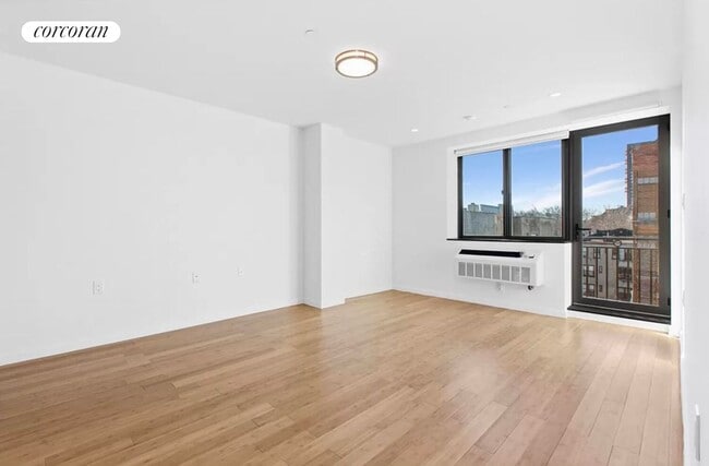 Photo - 433 E 115th St