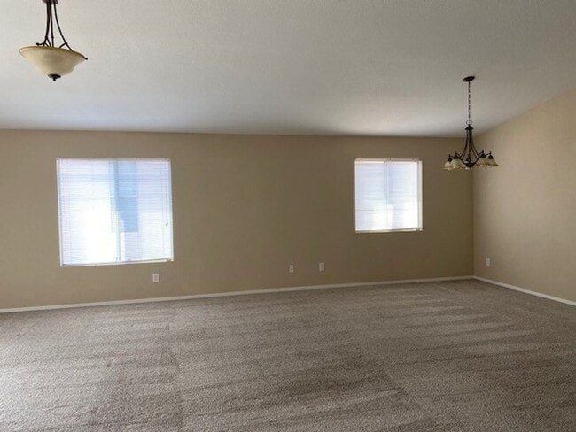 1786 Silverado Dr