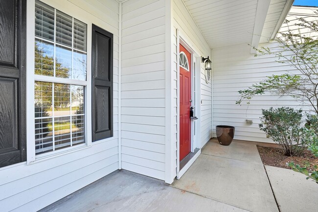 Photo - 4 Bedroom 2.5 Bath SF home - $500 off first month's rent!