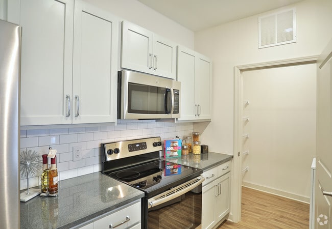 2BR, 2BA