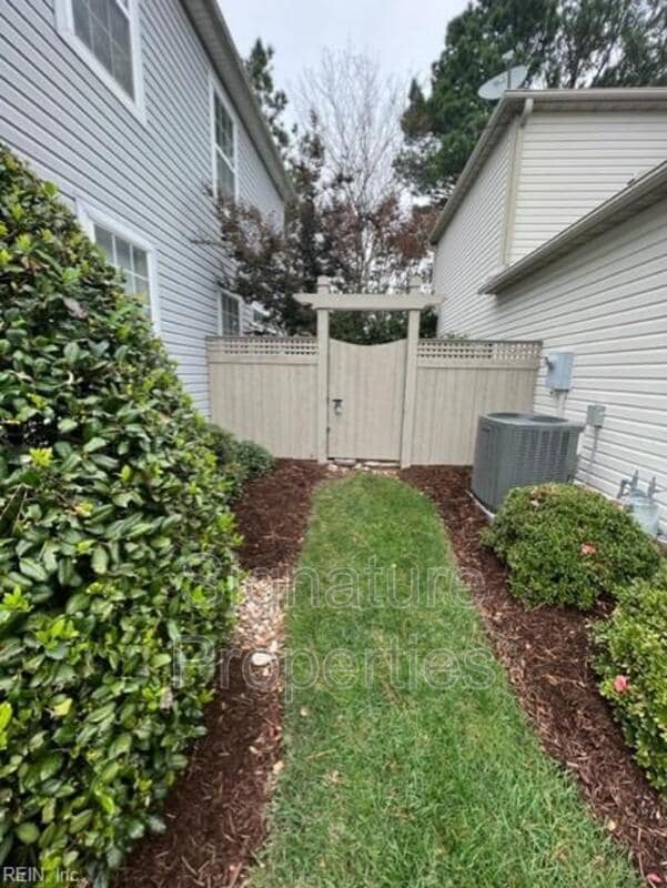 Photo - 1535 Tallwood Cir