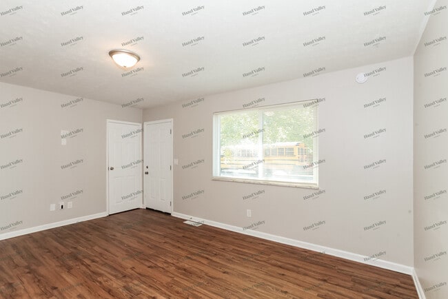 Photo - 1934 Windmill Way