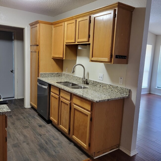 Photo - 5806 Silver Sage Dr