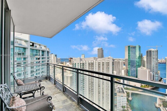 Photo - 92 SW 3rd St Unidad 4510