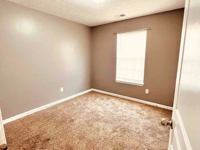 Photo - 1209 Woodall Rd